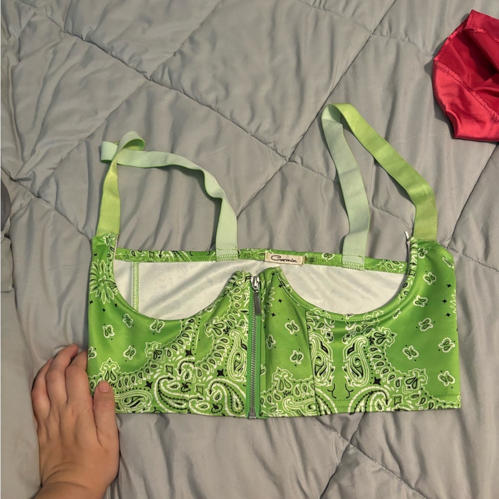 NWOT underbust corset 2/20$